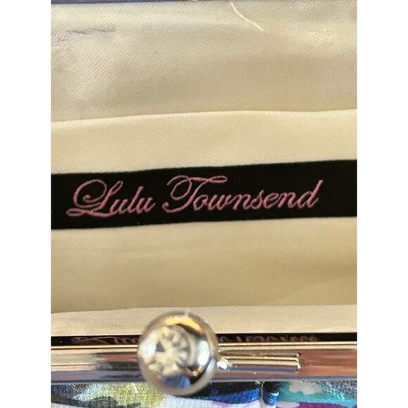 Lulu Townsend Pastel Print Bow Clutch Bag – Floral Satin – 10” x 4.5” - Picture 3 of 4